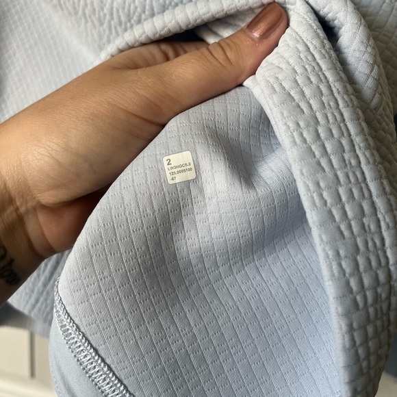 Women’s Lululemon Textured Long-Sleeve Polo Shirt | Size 2 - Picture 6 of 9